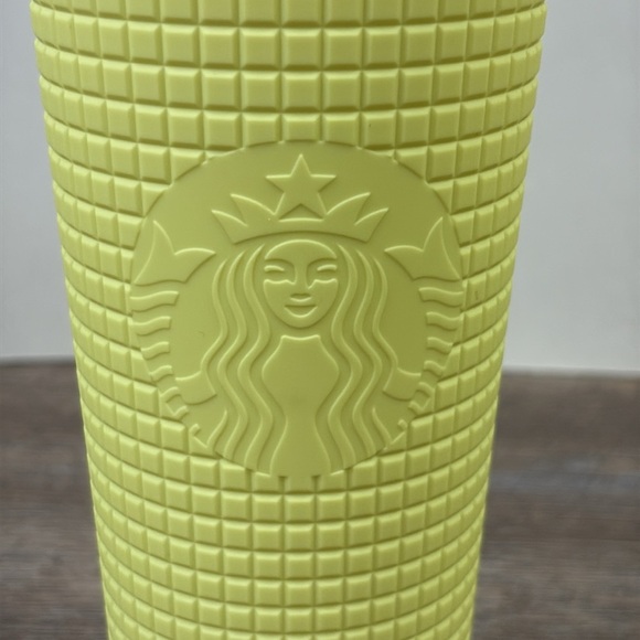 Starbucks Meadow Yellow Grid Soft Touch Tumbler Venti 24oz - Picture 2 of 5
